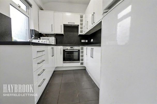 3 bedroom semi-detached house to rent - Photo 1