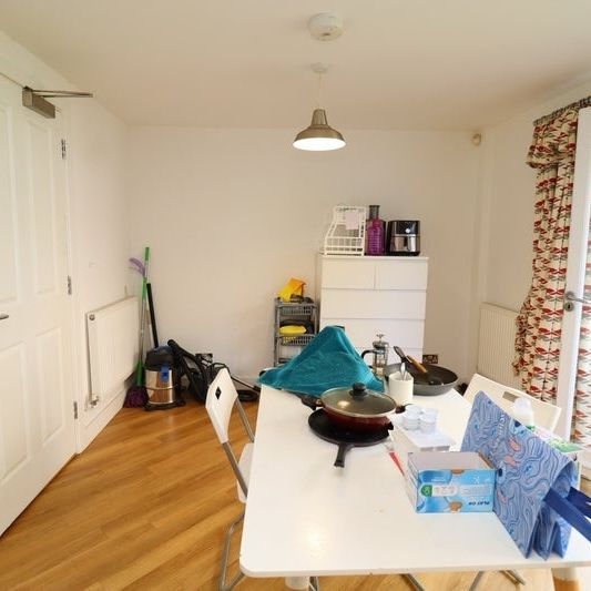 Room in a Shared House, Jamestown Way, E14 - Photo 1