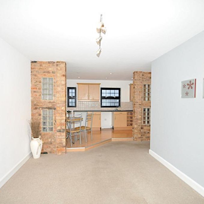 2 bedroom flat to rent - Photo 1