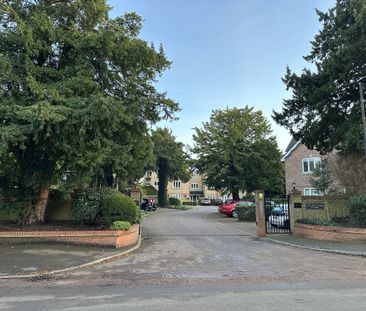 WONDERFUL TOP FLOOR 2 BEDROOM APARTMENT TO RENT IN ENFIELD - Photo 6