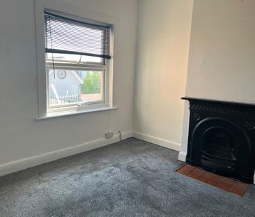 3 bedroom flat to rent - Photo 2