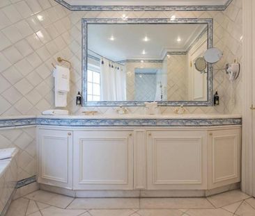 Moradia T8+2 com móveis, jardim e piscina próximo ao centro de Cascais - Photo 4