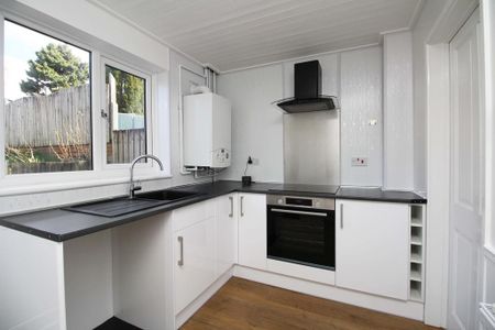 2 bedroom terraced house to rent - Photo 5