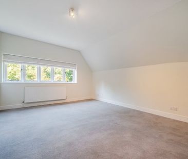 5 bedroom detached house to rent - Photo 3