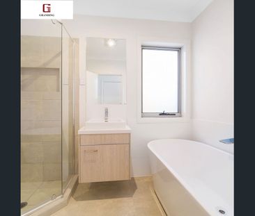 Near new 3 bedroom house - Photo 3