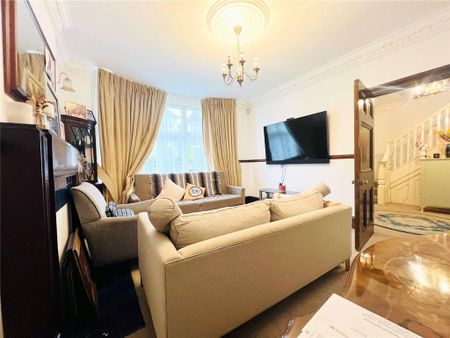 4 bedroom detached house to rent - Photo 3