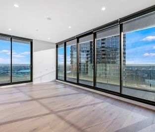 Resort Style Two Bedroom with Harbour Bridge Views - Photo 3