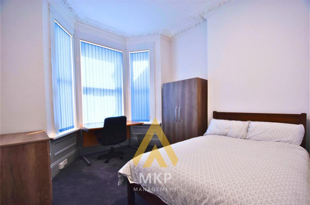 5 bedroom end of terrace house to rent - Photo 1