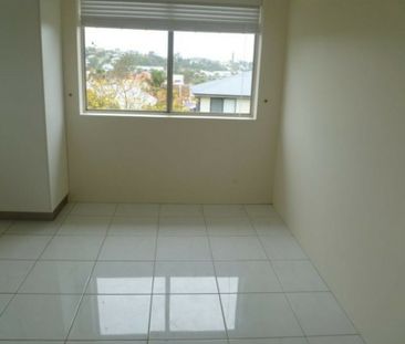 2 BEDROOM UNIT IN ALDERLEY ! - Photo 1