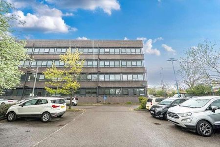 Castellum Apartments, HP19 - Photo 3