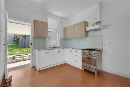 33 Commercial Road, Lilyfield NSW 2040 - House For Rent | Domain - Photo 4