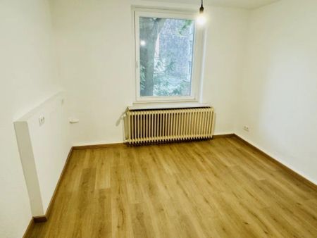 Renovierte Etagenwohnung mit 4 Zimmern! - Foto 3