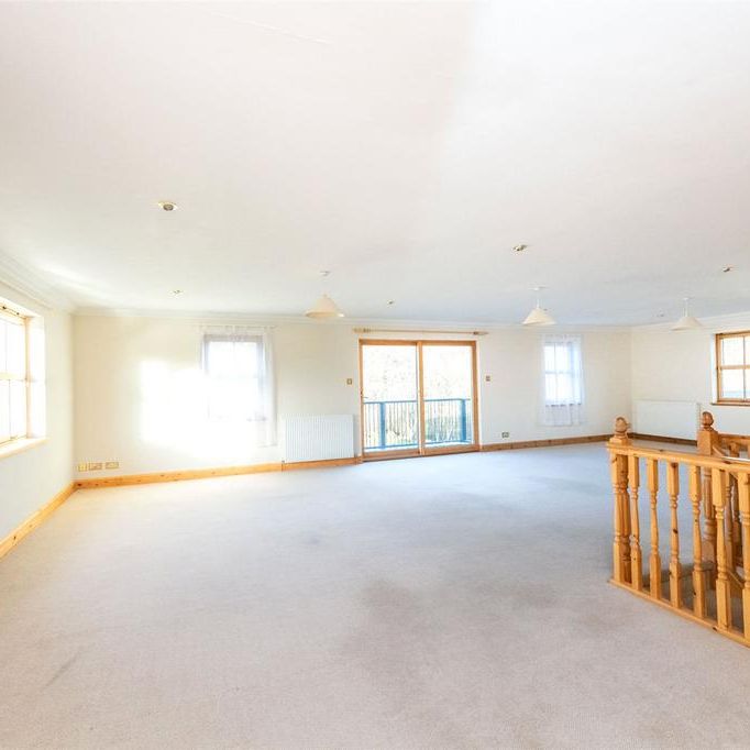 5 bedroom detached house to rent - Photo 1