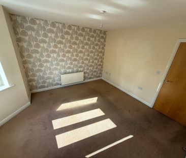 2 bedroom Flat To Let - Photo 2