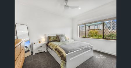 Charming Family Home with Sea Views - Photo 4