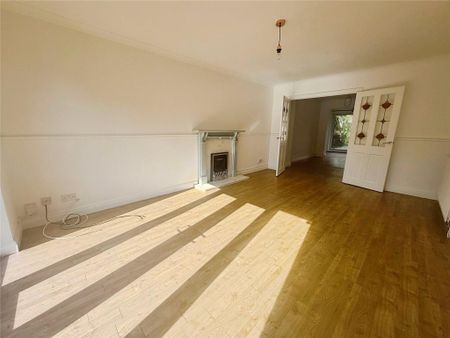 4 bedroom detached house to rent - Photo 3