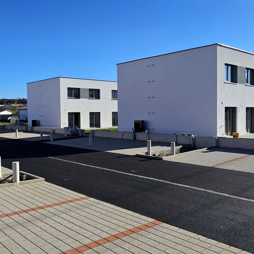 Naturnah Wohnen am Stoober Bach - Moderne Doppelhaushälfte mit Mietkauf-Option - Photo 1