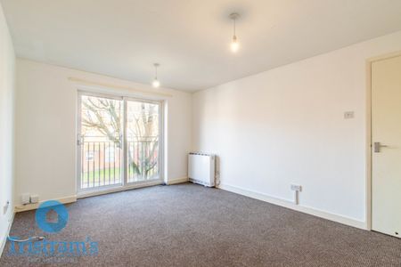 2 bed Flat for Rent - Photo 2