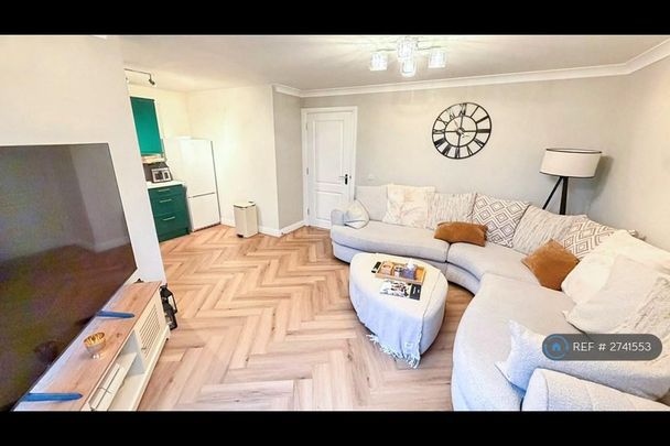 2 bedroom flat to rent - Photo 1