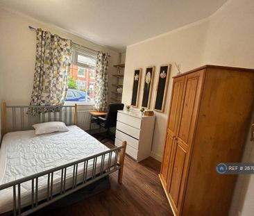 4 bedroom end of terrace house to rent - Photo 6