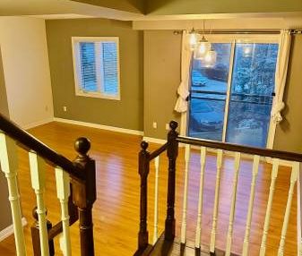 2-Bed, 2-Bath Townhome by Square One + Parking/AC/Water Incl! - Photo 2