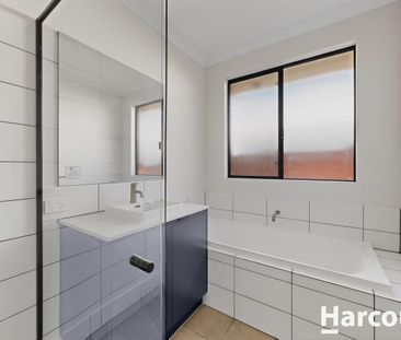 22 Lillypilly Loop, Sinagra, WA 6065 - Photo 3