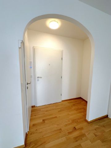 Erstklassig sanierte Altbauwohnung mit Klimaanlage und Balkon! - Foto 4