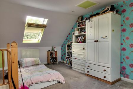 3 bedroom terraced house to rent - Photo 4