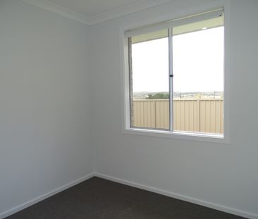 3 Jade Close, Mount Barker SA 5251 - House For Rent - $620 | Domain - Photo 2