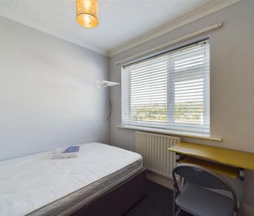 6 bedroom terraced house to rent - Photo 4