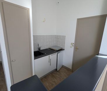 Location Appartement 2 pièces 43m² CLERMONT FERRAND 63100 - Photo 6