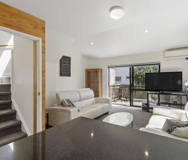 Furnished Townhouse - Secure Gated Community - Photo 2