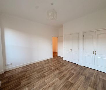 6 bedroom terraced house to rent - Photo 2