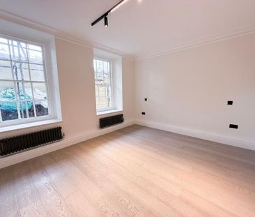 4 bedroom flat to rent - Photo 4