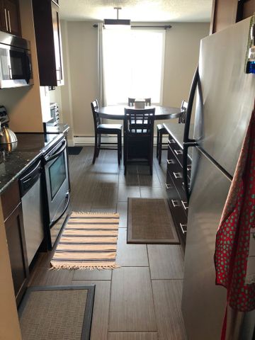 2 Bedroom Condo Downtown - Photo 2