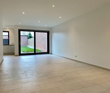 Nieuwbouwwoning met 3 slaapkamers, dubbele garage en zuidgerichte t... - Foto 5