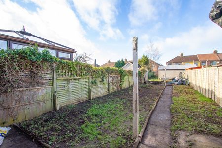 3 Bed Terraced House, Capmartin Road, CV6 - Photo 4
