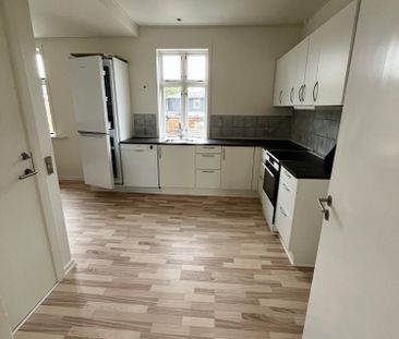 Stor villalejlighed med 4 værelser - Photo 2