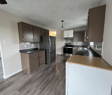 11423 8 Street Southwest, Calgary - Photo 6