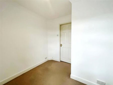 2 bedroom end of terrace house to rent - Photo 5