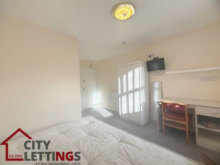 7 Bedroom Flat - Photo 4