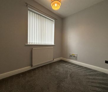 2 bedroom end of terrace house to rent - Photo 6