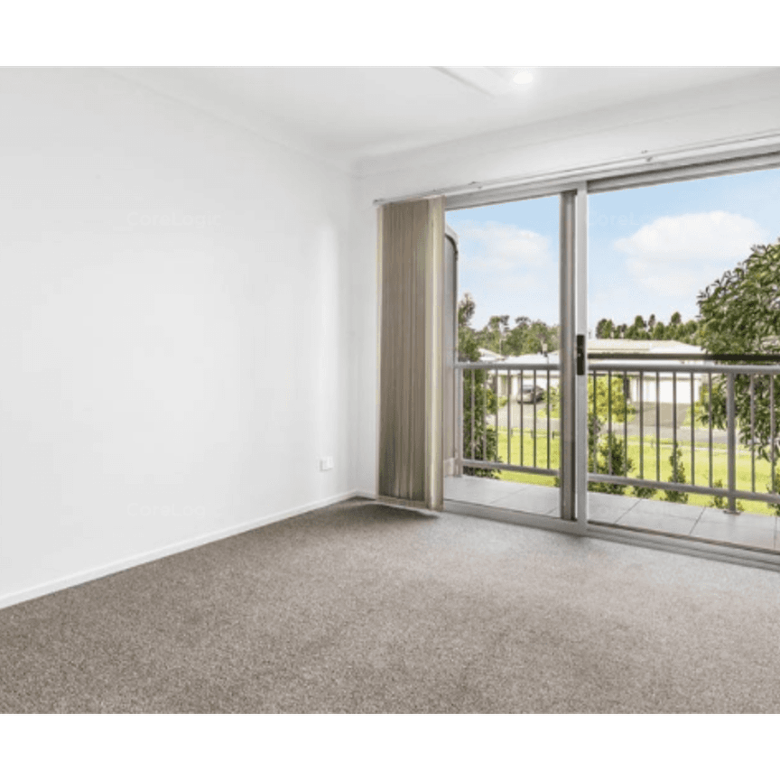 Classy & Modern Townhouse - Overlooking Park Land - Photo 1