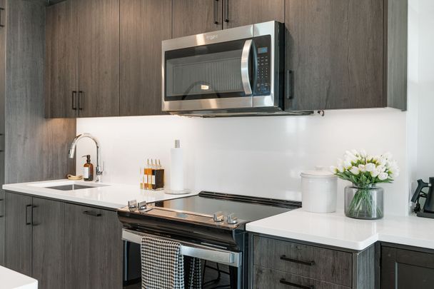 For Lease - 681 Yonge Street Unit# 404, Barrie, Ontario - Photo 1