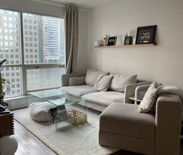 ALL-INCLUSIVE 1+1 BDRM IN THE HEART OF THE HARBOURFRONT! - Photo 1