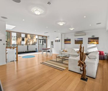 4 bedroom mews to rent - Photo 2