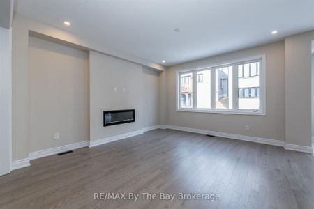 For Lease - 3 Periwinkle Road, Springwater, Ontario - Photo 2