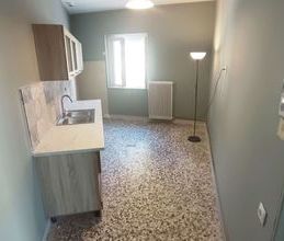 Μονοκατοικία για ενοικίαση - Μαρκόπουλο, - Photo 2