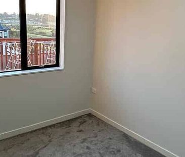 Modern 2-Bedroom Granny Flat with Stunning View - Photo 2