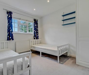 4 bedroom semi-detached house to rent - Photo 6